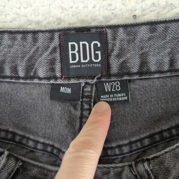 BDG Mom Jeans Black Gray Faded Wash Women's 28 High-rise Tapered Leg Rigid Denin - Picture 7 of 8